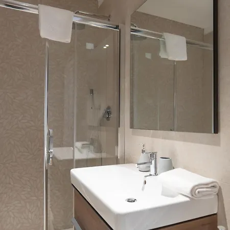 Porta Del Mare - Luxury Beachfront Apartment *