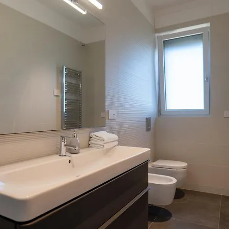 Porta Del Mare - Luxury Beachfront Apartment *