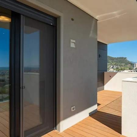 Porta Del Mare - Luxury Beachfront Apartment Salerno