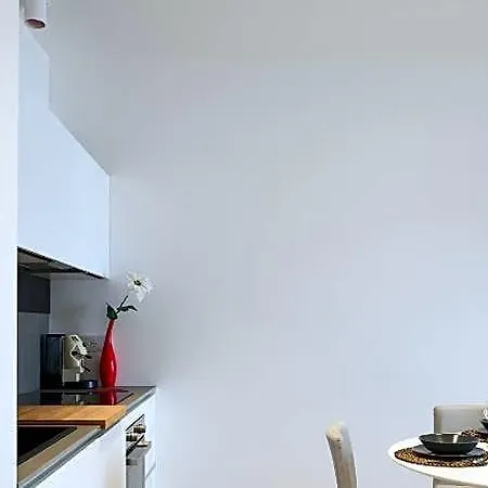 Porta Del Mare - Luxury Beachfront By Leading Apartament