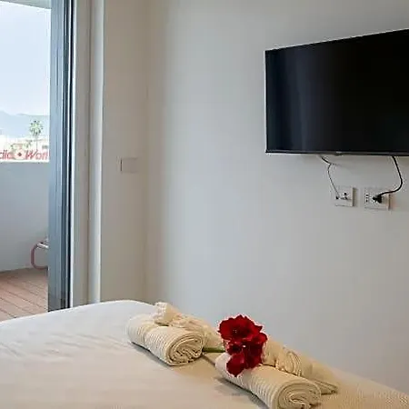 Apartament Porta Del Mare - Luxury Beachfront By Leading *